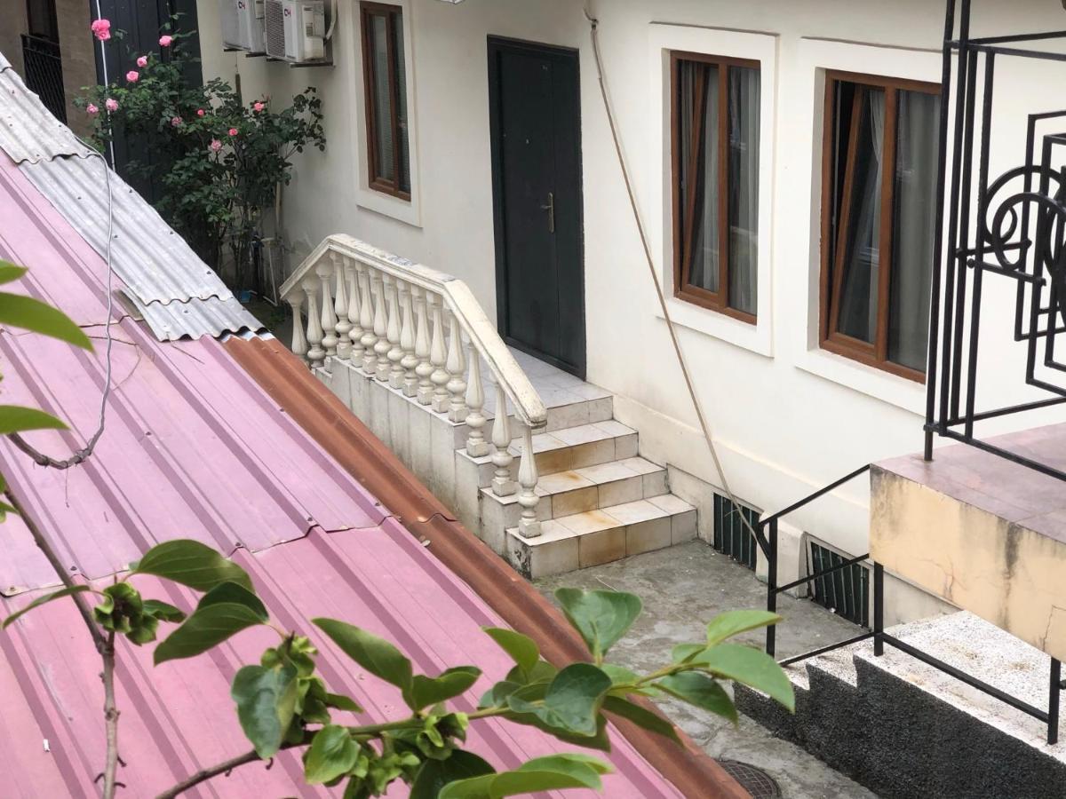 Apartment In The City Center - Old 巴统 外观 照片